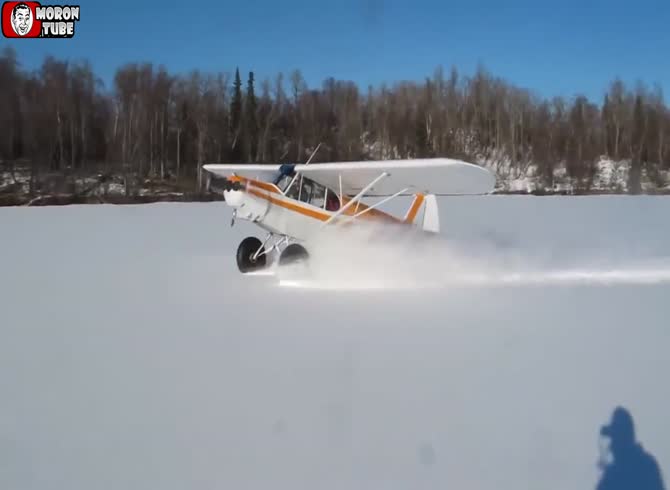 Video :This pilot is really skilled and demonstrates how he drifts his aircraft